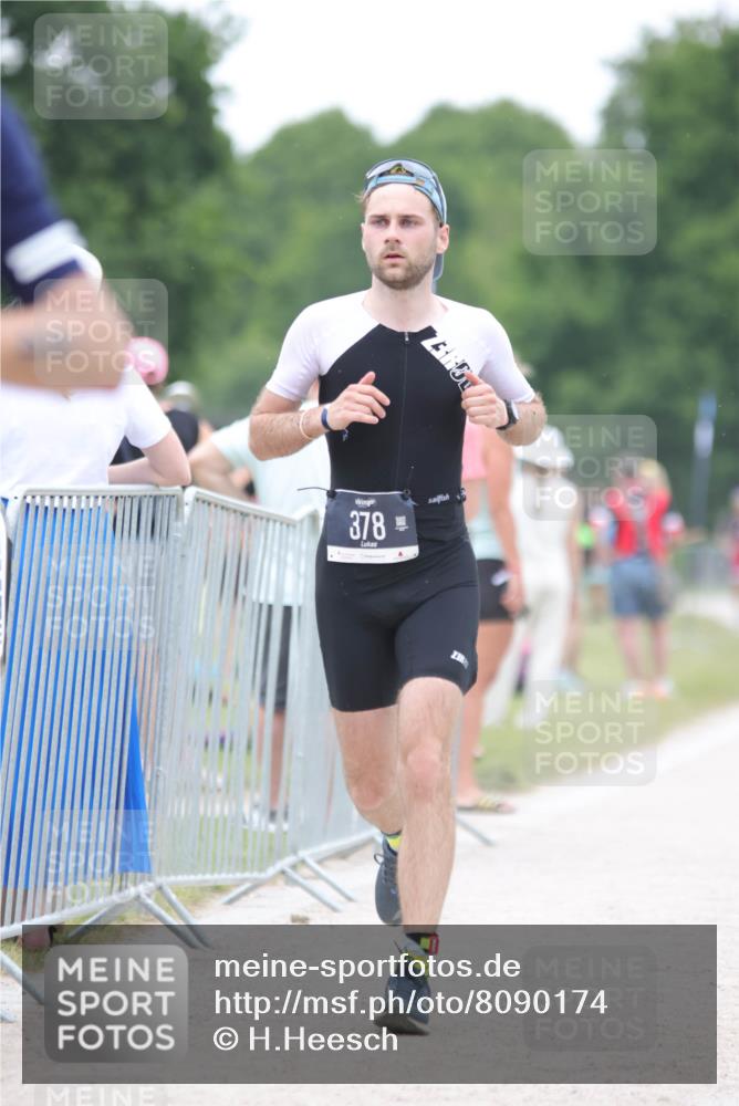 22.06.2025 - Viking Triathlon H.Heesch http://msf.ph/oto/8090174 22.06.2025 16:00:53 Laufen 54, 378 meine-sportfotos.de