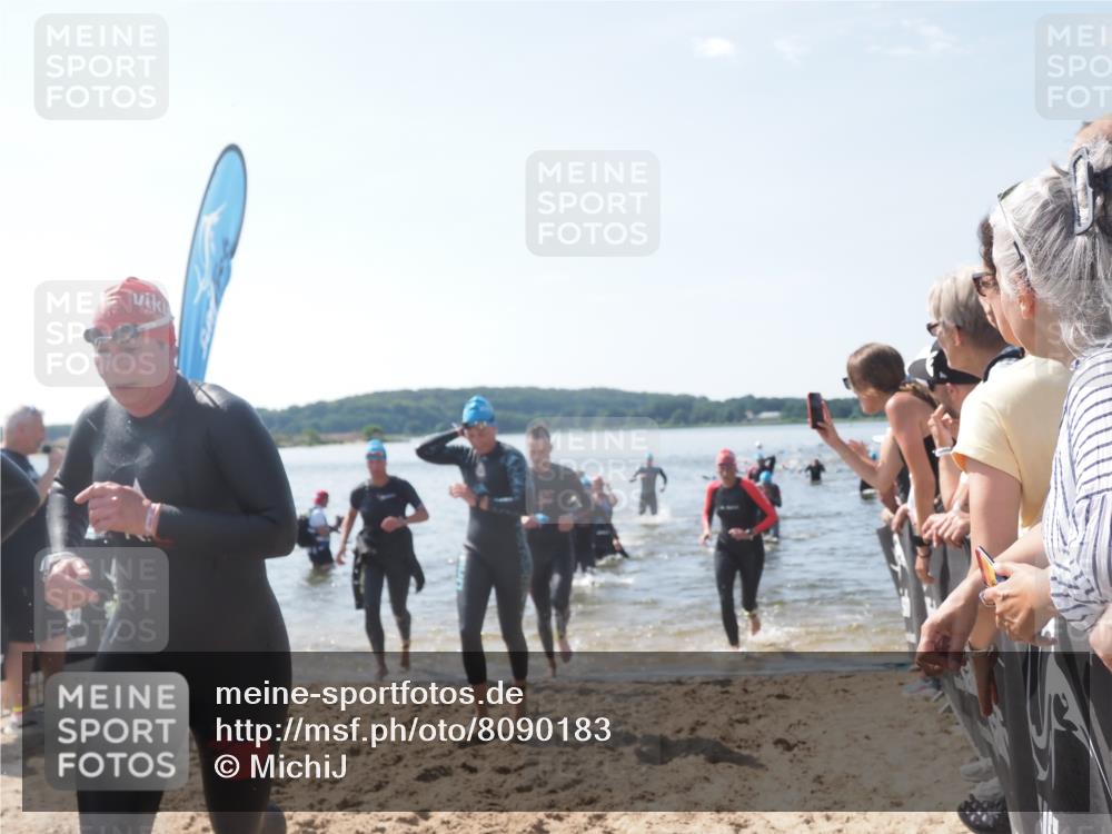22.06.2025 - Viking Triathlon MichiJ http://msf.ph/oto/8090183 22.06.2025 10:37:47 Schwimmen 163, 177, 245, 335, 396, 411, 433, 506, 614, 619, 639, 645 meine-sportfotos.de