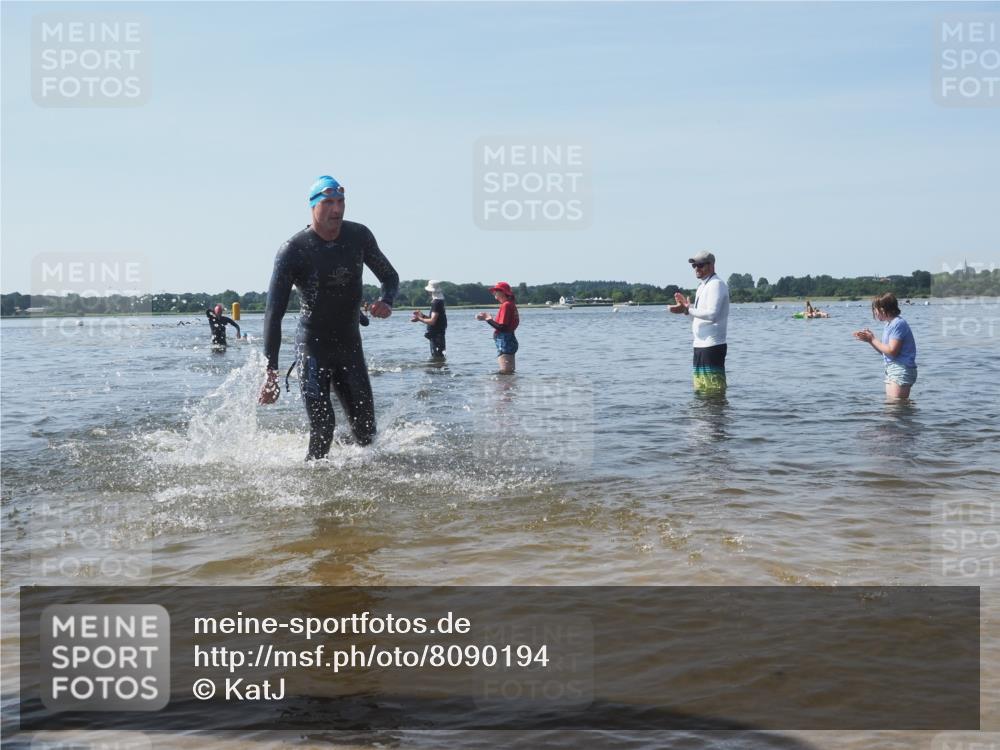 22.06.2025 - Viking Triathlon KatJ http://msf.ph/oto/8090194 22.06.2025 10:26:02 Schwimmen 9, 49, 617, 642 meine-sportfotos.de