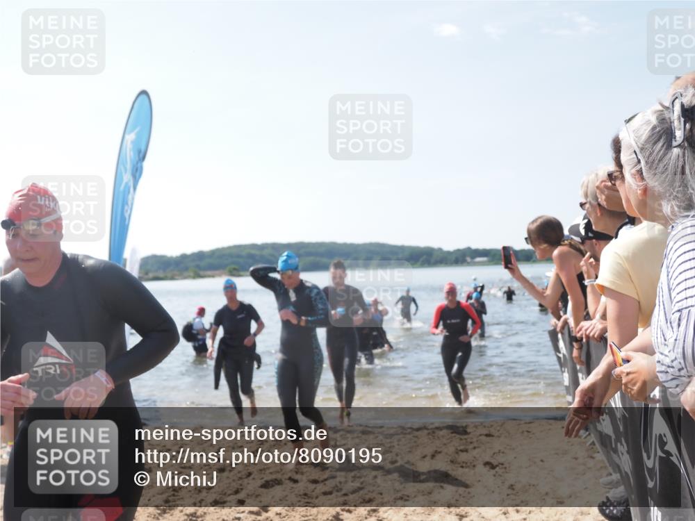 22.06.2025 - Viking Triathlon MichiJ http://msf.ph/oto/8090195 22.06.2025 10:37:47 Schwimmen 163, 177, 245, 335, 396, 411, 433, 506, 614, 619, 639, 645 meine-sportfotos.de
