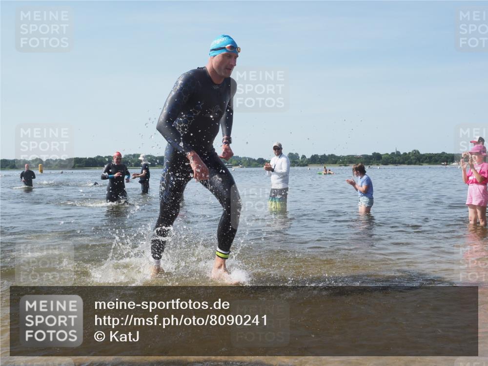 22.06.2025 - Viking Triathlon KatJ http://msf.ph/oto/8090241 22.06.2025 10:26:03 Schwimmen 9, 49, 617, 642 meine-sportfotos.de
