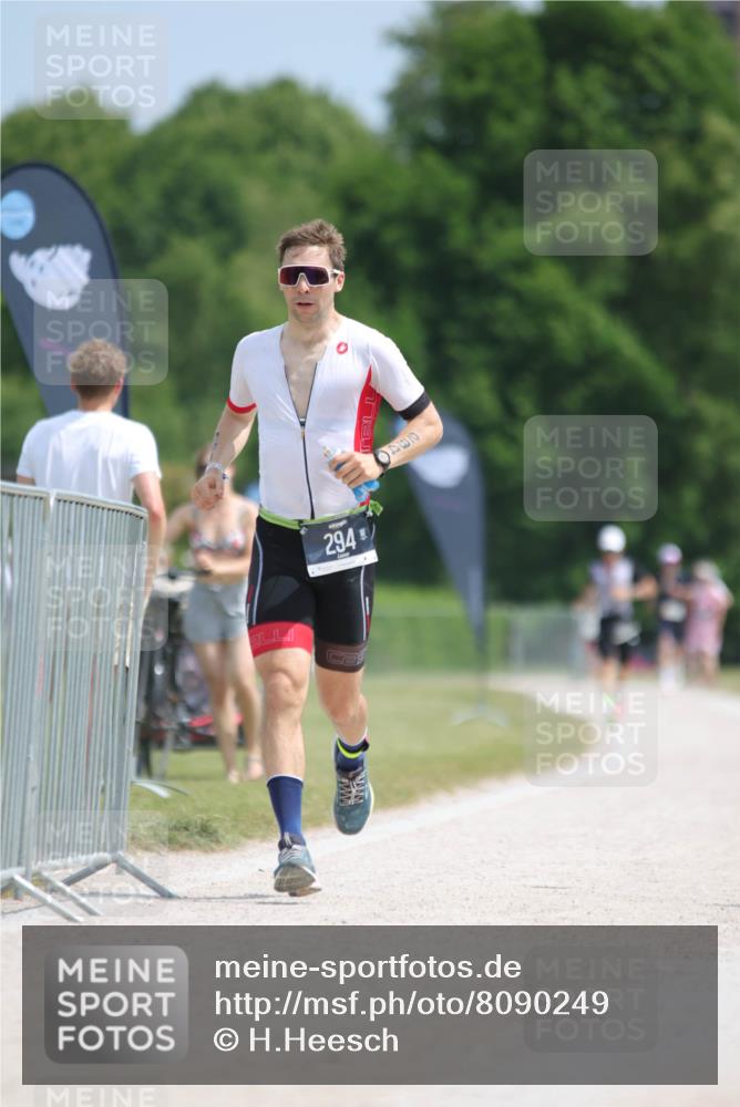 22.06.2025 - Viking Triathlon H.Heesch http://msf.ph/oto/8090249 22.06.2025 12:59:58 Laufen 294 meine-sportfotos.de