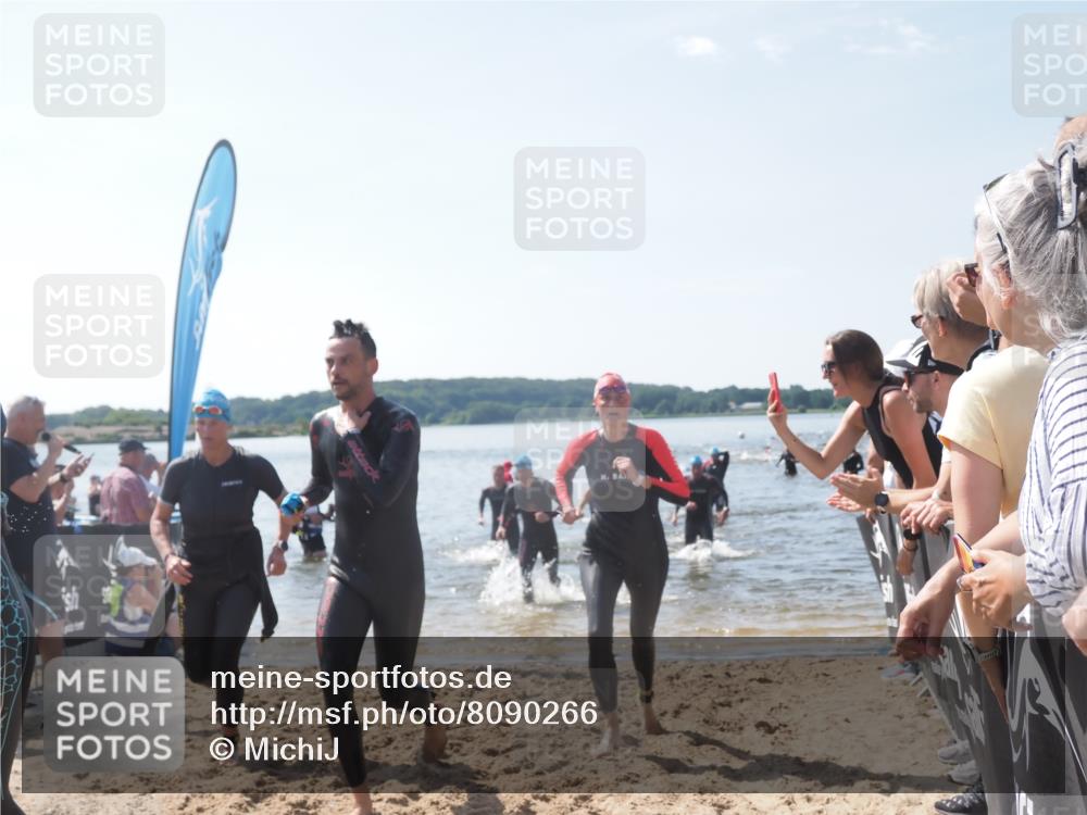 22.06.2025 - Viking Triathlon MichiJ http://msf.ph/oto/8090266 22.06.2025 10:37:49 Schwimmen 146, 177, 245, 335, 396, 411, 433, 506, 614, 619, 645 meine-sportfotos.de
