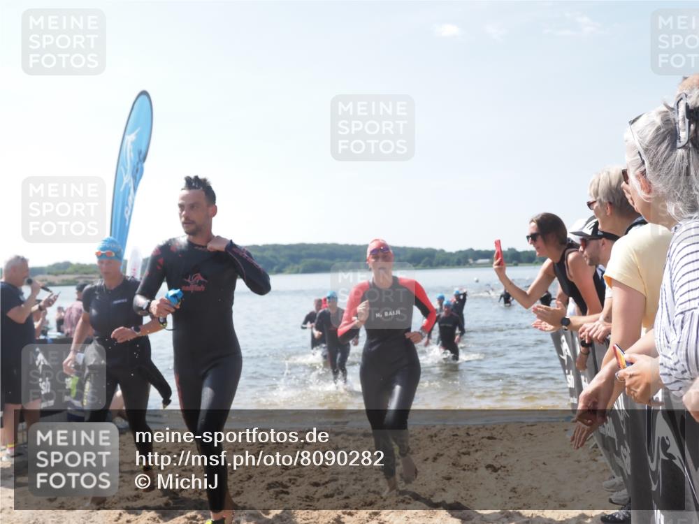 22.06.2025 - Viking Triathlon MichiJ http://msf.ph/oto/8090282 22.06.2025 10:37:49 Schwimmen 146, 177, 245, 335, 396, 411, 433, 506, 614, 619, 645 meine-sportfotos.de