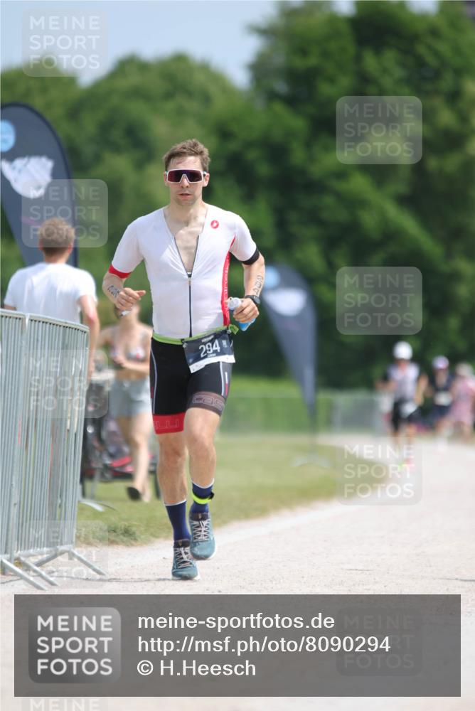 22.06.2025 - Viking Triathlon H.Heesch http://msf.ph/oto/8090294 22.06.2025 12:59:58 Laufen 294 meine-sportfotos.de