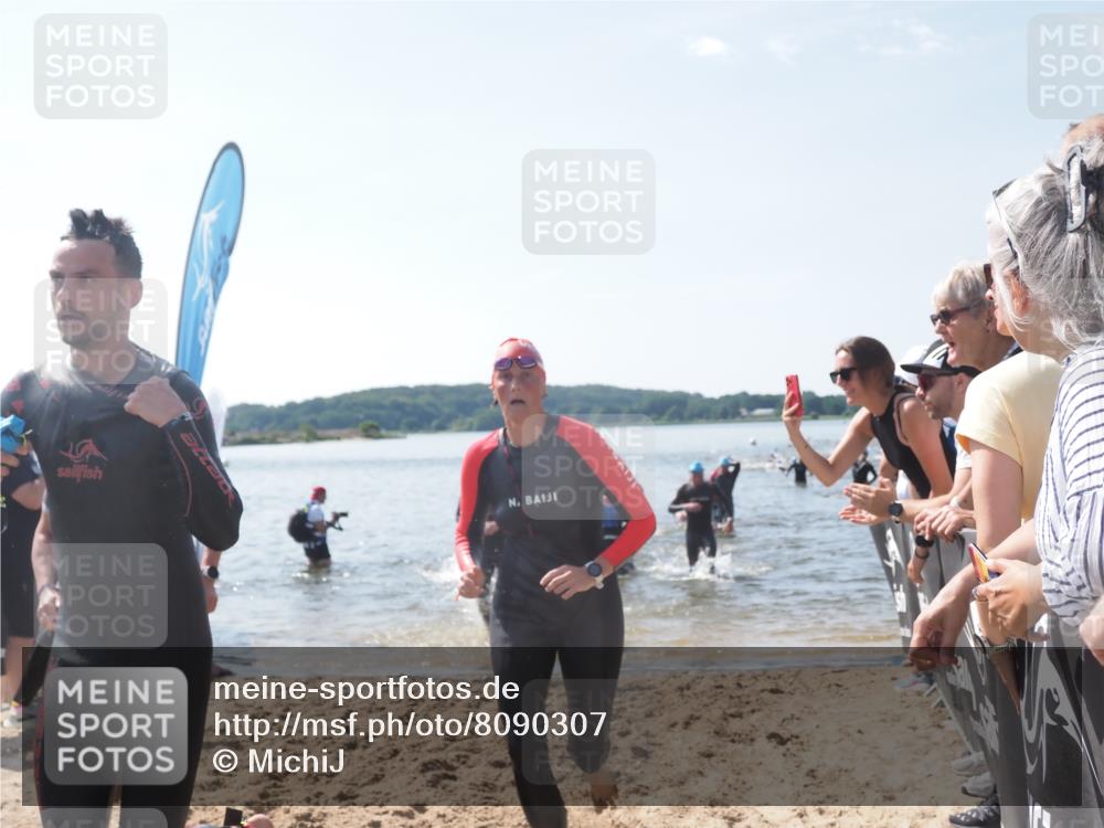22.06.2025 - Viking Triathlon MichiJ http://msf.ph/oto/8090307 22.06.2025 10:37:49 Schwimmen 146, 177, 245, 335, 396, 411, 433, 506, 614, 619, 645 meine-sportfotos.de