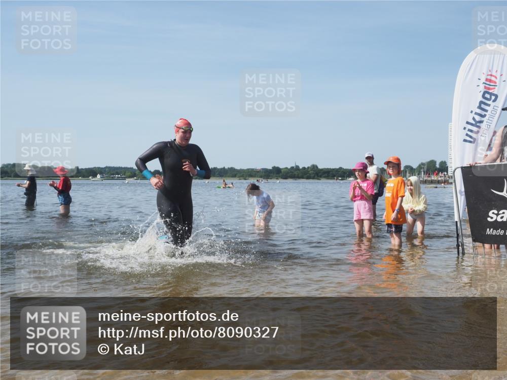 22.06.2025 - Viking Triathlon KatJ http://msf.ph/oto/8090327 22.06.2025 10:26:07 Schwimmen 9, 49, 526, 617, 642 meine-sportfotos.de
