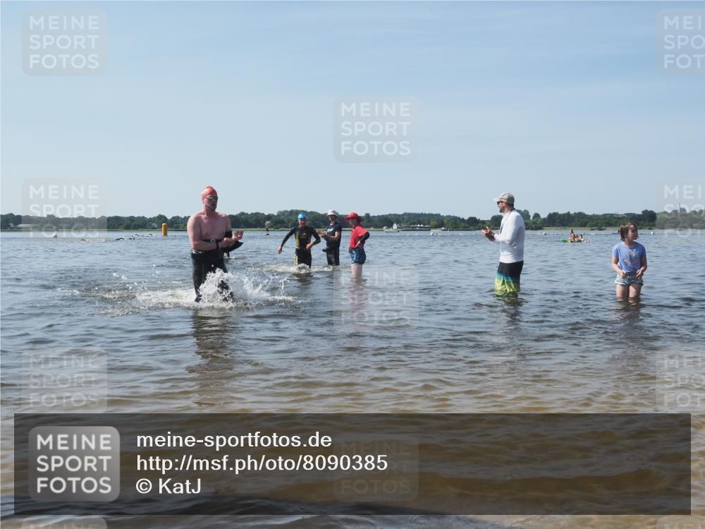 22.06.2025 - Viking Triathlon KatJ http://msf.ph/oto/8090385 22.06.2025 10:26:13 Schwimmen 9, 526, 617 meine-sportfotos.de