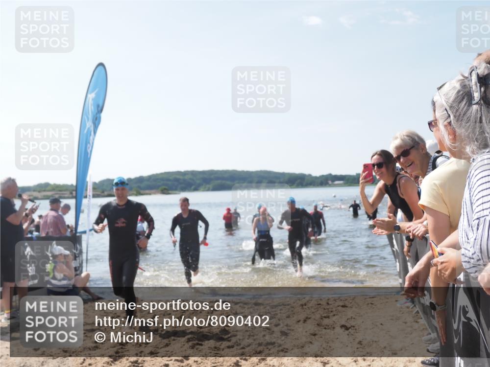 22.06.2025 - Viking Triathlon MichiJ http://msf.ph/oto/8090402 22.06.2025 10:37:52 Schwimmen 146, 335, 396, 411, 433, 506, 619, 645 meine-sportfotos.de