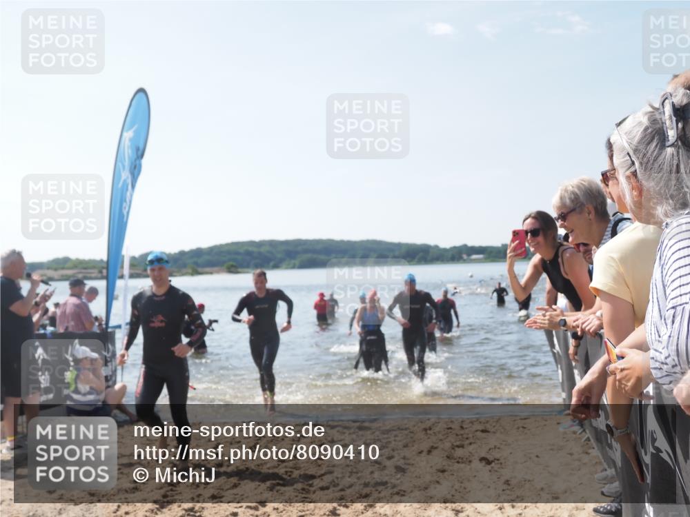 22.06.2025 - Viking Triathlon MichiJ http://msf.ph/oto/8090410 22.06.2025 10:37:52 Schwimmen 146, 335, 396, 411, 433, 506, 619, 645 meine-sportfotos.de