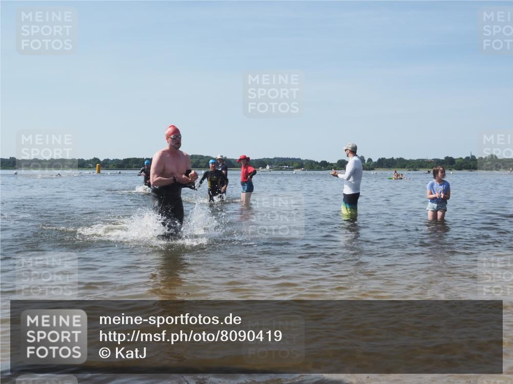22.06.2025 - Viking Triathlon KatJ http://msf.ph/oto/8090419 22.06.2025 10:26:14 Schwimmen 9, 526, 617 meine-sportfotos.de