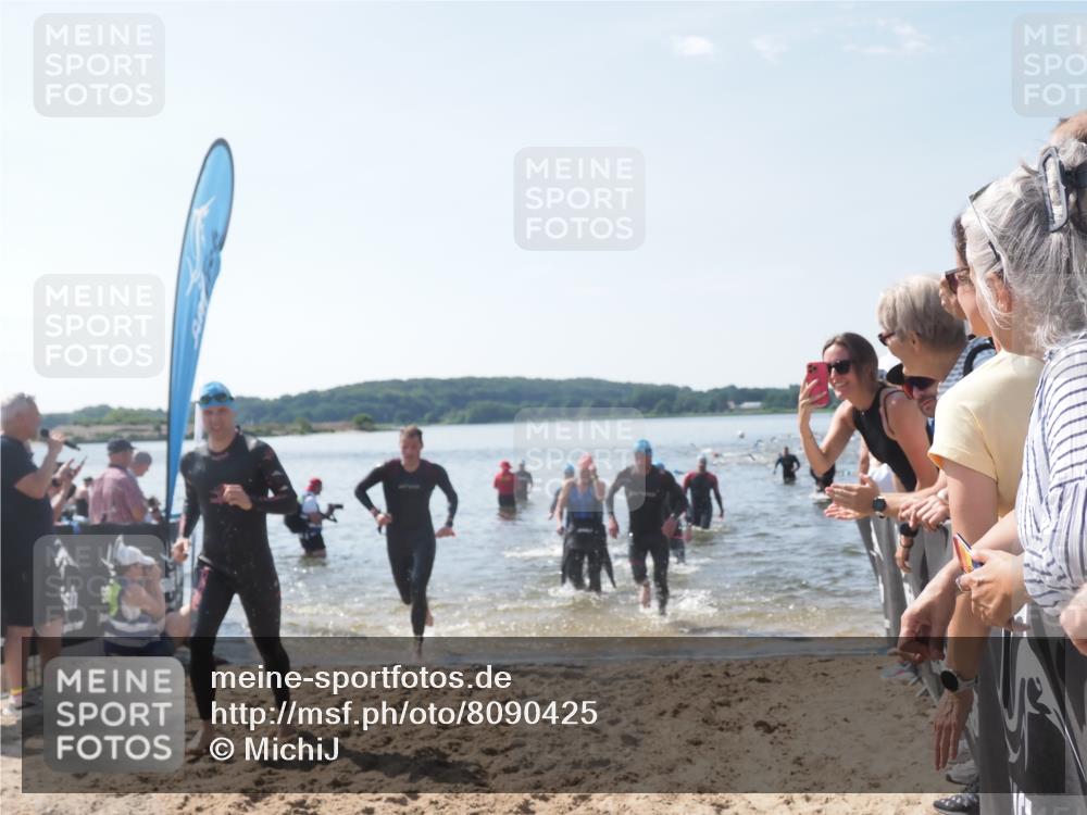 22.06.2025 - Viking Triathlon MichiJ http://msf.ph/oto/8090425 22.06.2025 10:37:52 Schwimmen 146, 335, 396, 411, 433, 506, 619, 645 meine-sportfotos.de