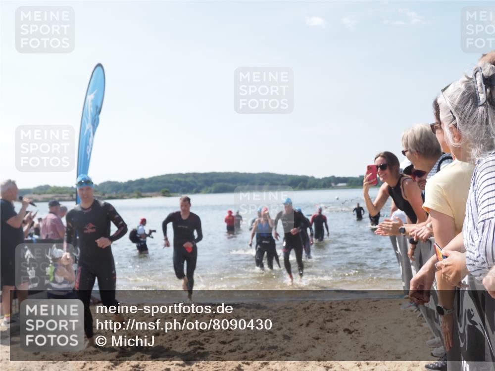 22.06.2025 - Viking Triathlon MichiJ http://msf.ph/oto/8090430 22.06.2025 10:37:52 Schwimmen 146, 335, 396, 411, 433, 506, 619, 645 meine-sportfotos.de