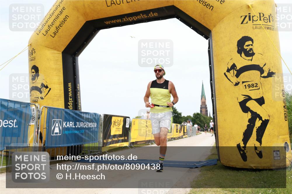 22.06.2025 - Viking Triathlon H.Heesch http://msf.ph/oto/8090438 22.06.2025 13:37:58 Laufen 607 meine-sportfotos.de