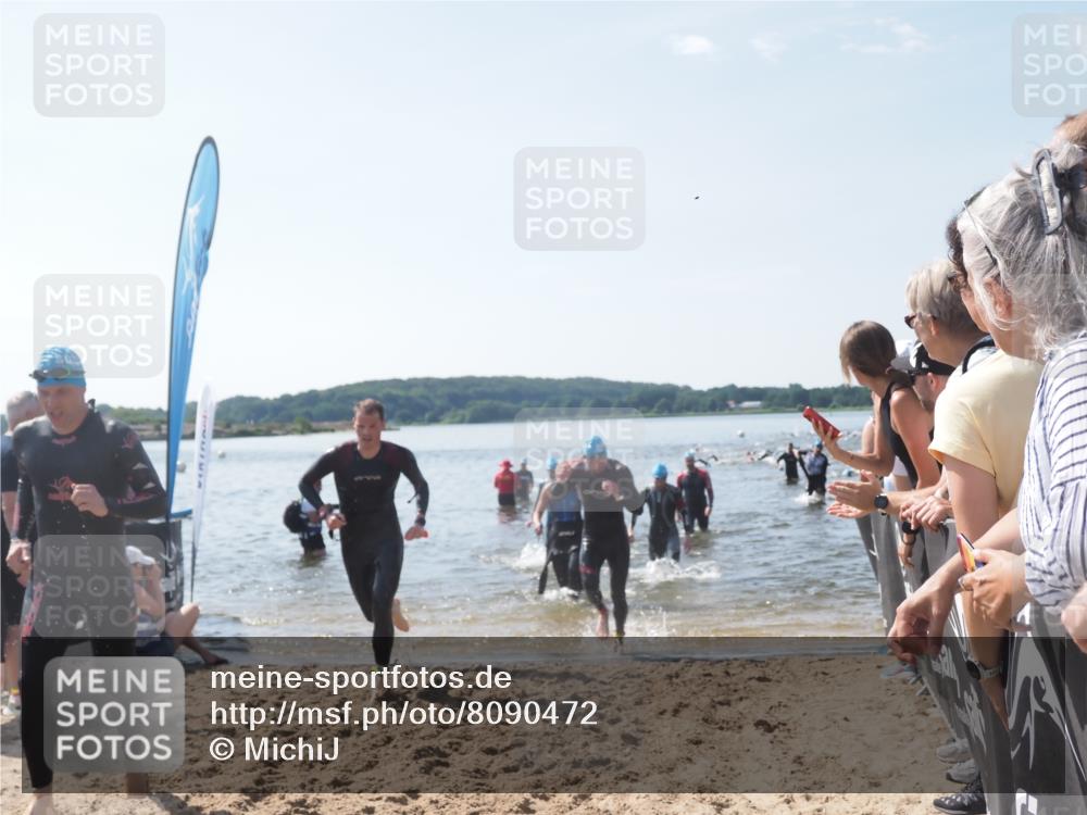 22.06.2025 - Viking Triathlon MichiJ http://msf.ph/oto/8090472 22.06.2025 10:37:53 Schwimmen 146, 335, 396, 411, 433, 506, 619, 645 meine-sportfotos.de