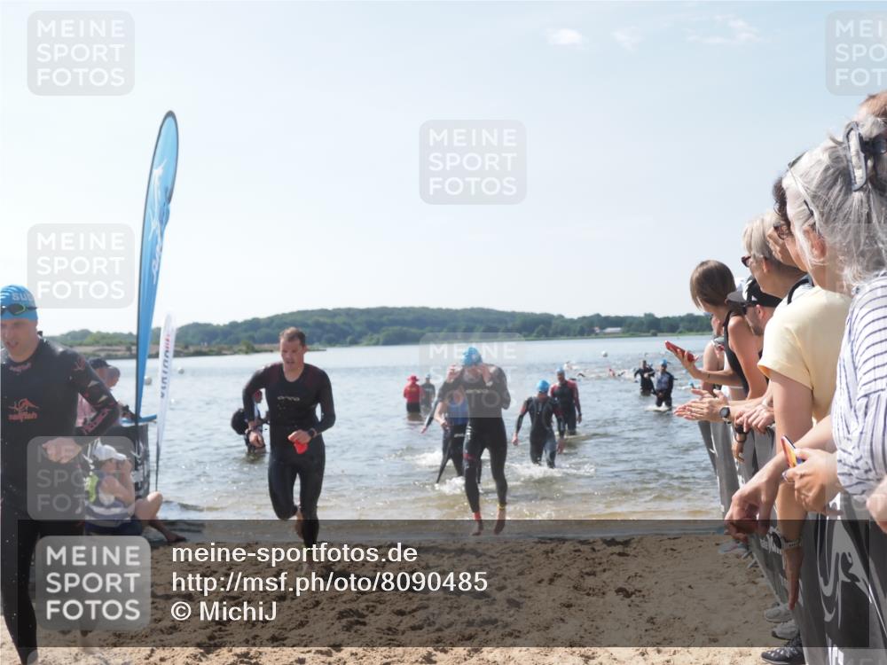 22.06.2025 - Viking Triathlon MichiJ http://msf.ph/oto/8090485 22.06.2025 10:37:53 Schwimmen 146, 335, 396, 411, 433, 506, 619, 645 meine-sportfotos.de