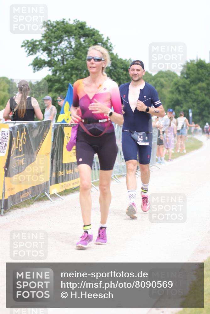 22.06.2025 - Viking Triathlon H.Heesch http://msf.ph/oto/8090569 22.06.2025 15:09:02 Laufen 17, 54, 249, 436 meine-sportfotos.de