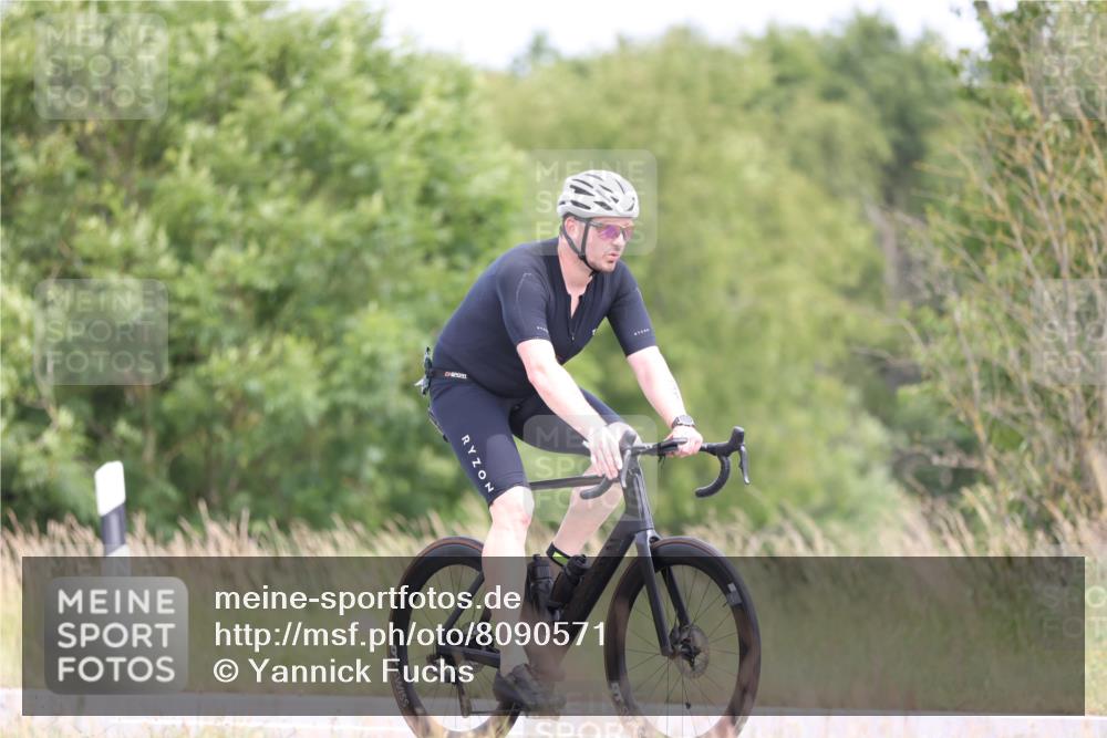 22.06.2025 - Viking Triathlon Yannick Fuchs http://msf.ph/oto/8090571 22.06.2025 13:25:24 Radfahren 16, 51, 121, 123, 346, 481 meine-sportfotos.de