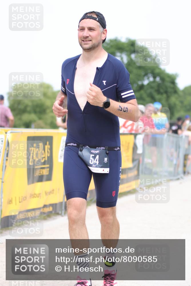22.06.2025 - Viking Triathlon H.Heesch http://msf.ph/oto/8090585 22.06.2025 15:09:04 Laufen 54, 436 meine-sportfotos.de