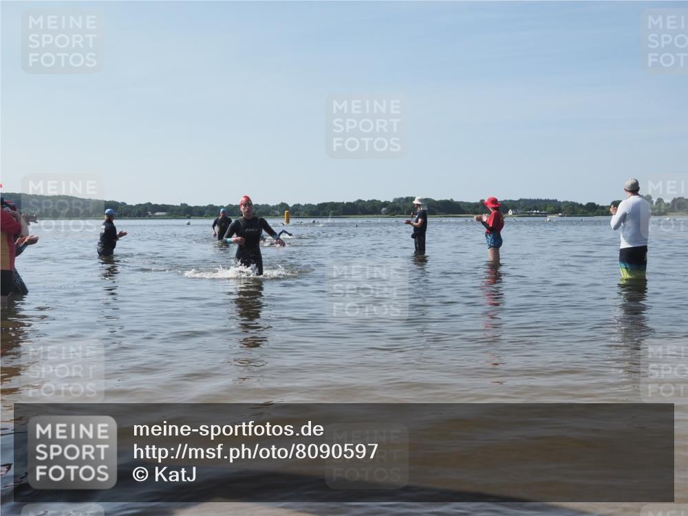 22.06.2025 - Viking Triathlon KatJ http://msf.ph/oto/8090597 22.06.2025 10:26:51 Schwimmen 145, 288, 610, 661 meine-sportfotos.de