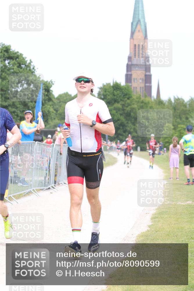 22.06.2025 - Viking Triathlon H.Heesch http://msf.ph/oto/8090599 22.06.2025 15:09:15 Laufen 318, 328 meine-sportfotos.de