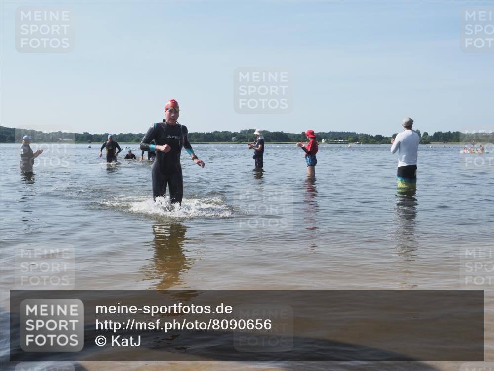 22.06.2025 - Viking Triathlon KatJ http://msf.ph/oto/8090656 22.06.2025 10:26:54 Schwimmen 52, 145, 288, 610, 623, 661 meine-sportfotos.de