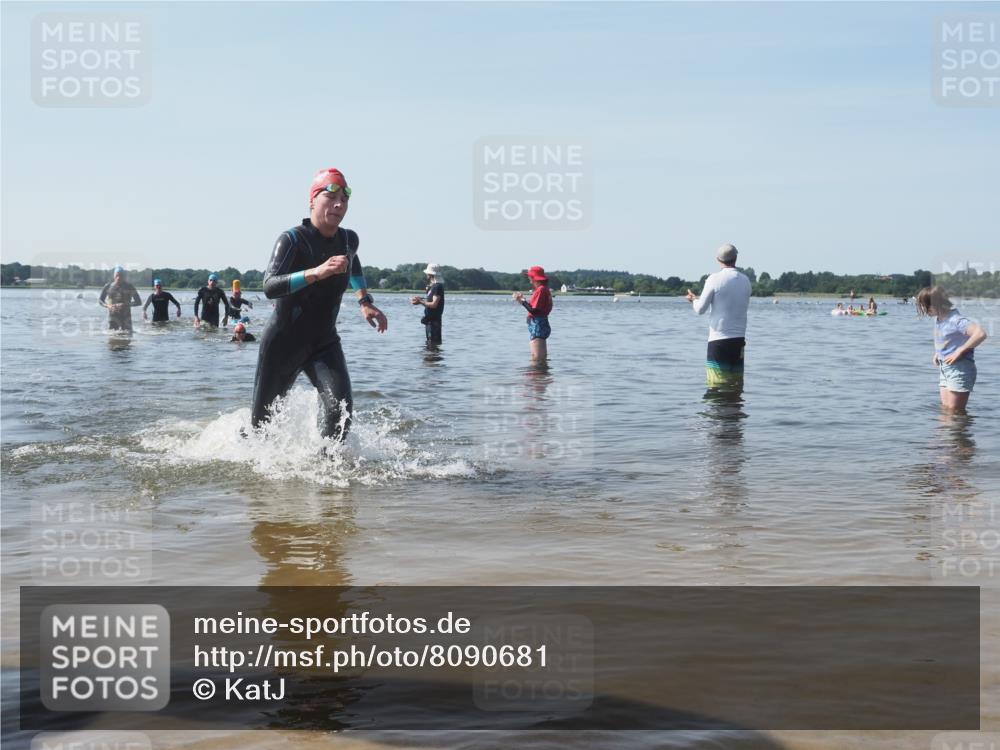 22.06.2025 - Viking Triathlon KatJ http://msf.ph/oto/8090681 22.06.2025 10:26:55 Schwimmen 52, 81, 145, 288, 610, 623, 661 meine-sportfotos.de
