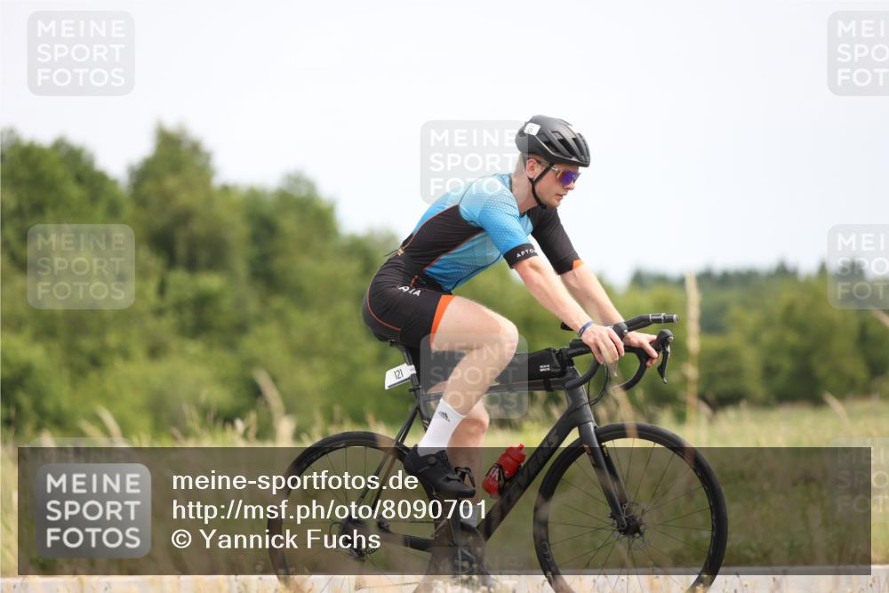 22.06.2025 - Viking Triathlon Yannick Fuchs http://msf.ph/oto/8090701 22.06.2025 13:25:33 Radfahren 121, 234, 346 meine-sportfotos.de