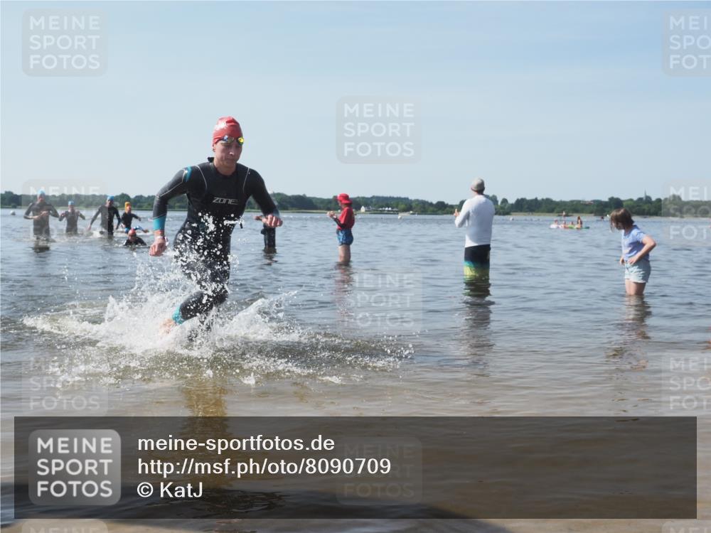 22.06.2025 - Viking Triathlon KatJ http://msf.ph/oto/8090709 22.06.2025 10:26:55 Schwimmen 52, 81, 145, 288, 610, 623, 661 meine-sportfotos.de