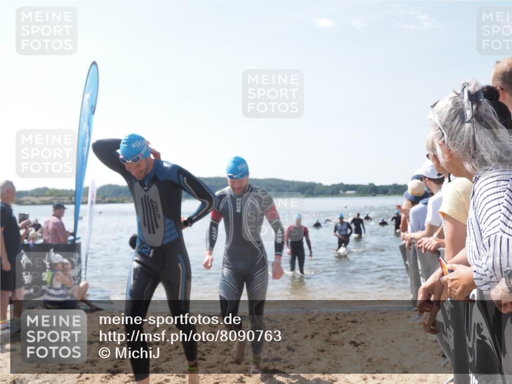 22.06.2025 - Viking Triathlon MichiJ http://msf.ph/oto/8090763 22.06.2025 10:37:59 Schwimmen 146, 179, 191, 335, 396 meine-sportfotos.de