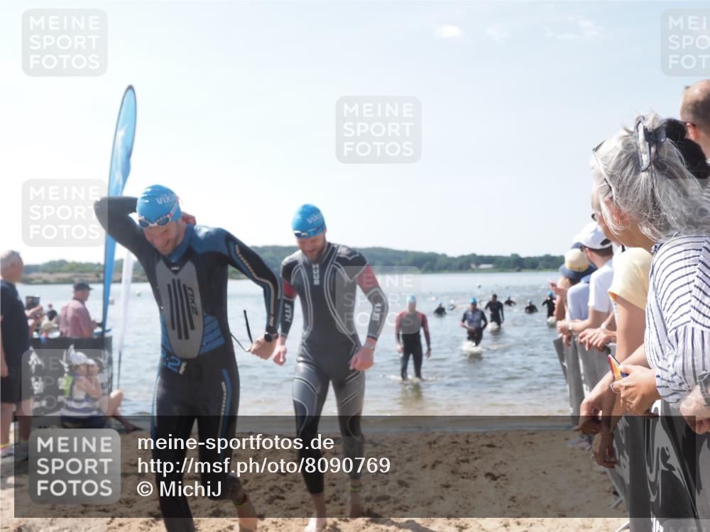 22.06.2025 - Viking Triathlon MichiJ http://msf.ph/oto/8090769 22.06.2025 10:37:59 Schwimmen 146, 179, 191, 335, 396 meine-sportfotos.de