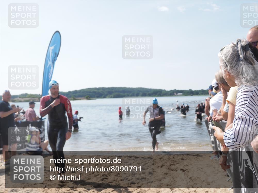 22.06.2025 - Viking Triathlon MichiJ http://msf.ph/oto/8090791 22.06.2025 10:38:07 Schwimmen 61, 72, 146, 179, 191 meine-sportfotos.de