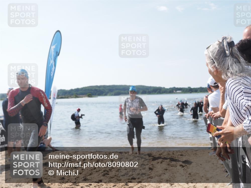 22.06.2025 - Viking Triathlon MichiJ http://msf.ph/oto/8090802 22.06.2025 10:38:08 Schwimmen 61, 72, 89, 146, 179, 191, 209 meine-sportfotos.de