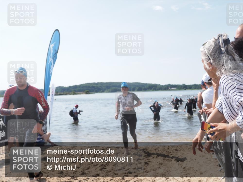 22.06.2025 - Viking Triathlon MichiJ http://msf.ph/oto/8090811 22.06.2025 10:38:08 Schwimmen 61, 72, 89, 146, 179, 191, 209 meine-sportfotos.de