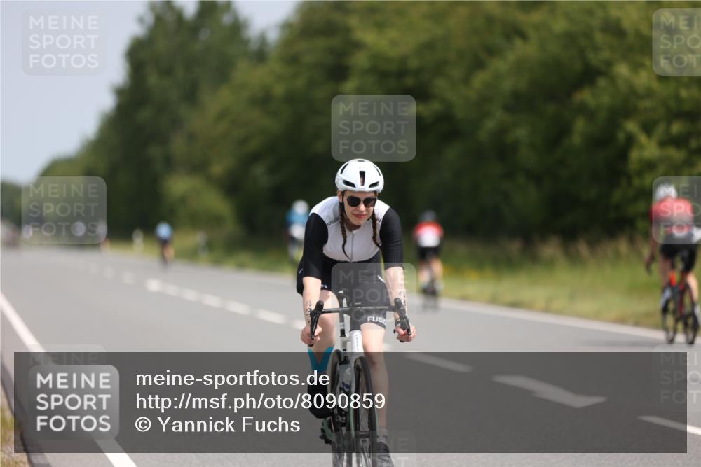 22.06.2025 - Viking Triathlon Yannick Fuchs http://msf.ph/oto/8090859 22.06.2025 11:52:16 Radfahren 43, 44, 54, 79, 83, 156, 320, 335, 361, 408, 431, 521 meine-sportfotos.de