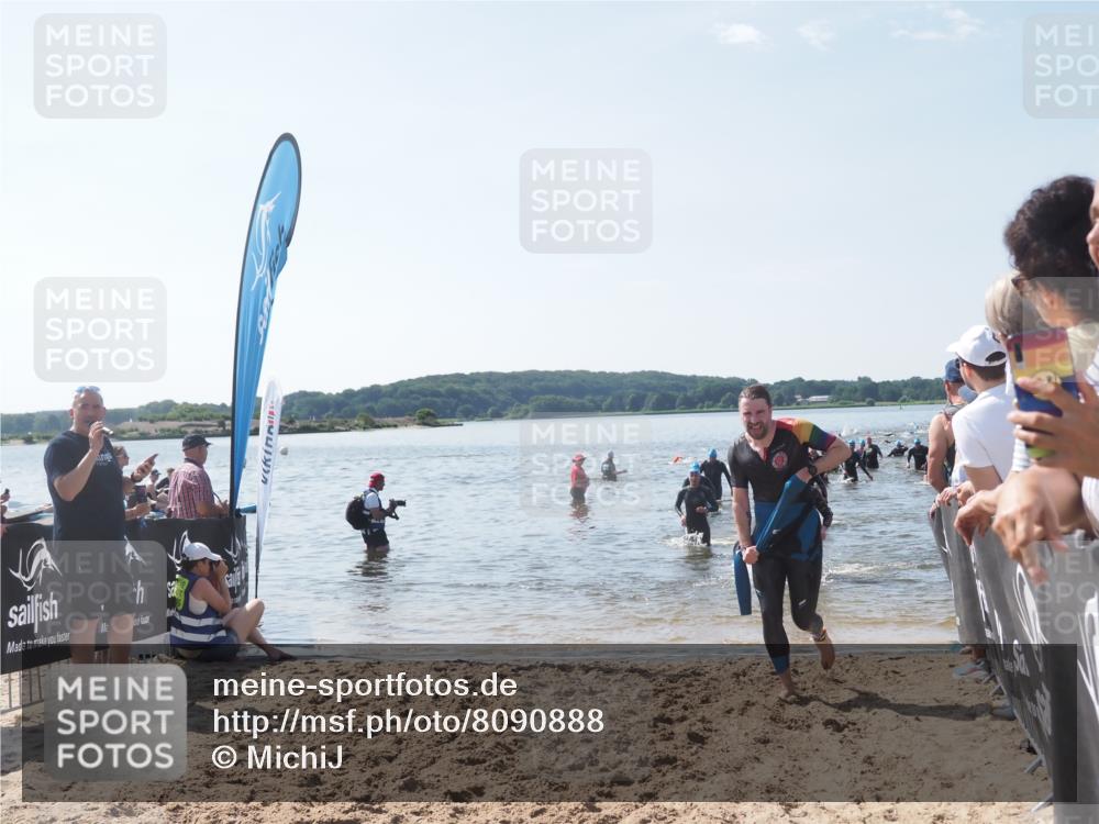22.06.2025 - Viking Triathlon MichiJ http://msf.ph/oto/8090888 22.06.2025 10:38:14 Schwimmen 61, 72, 89, 179, 191, 209, 447, 662 meine-sportfotos.de