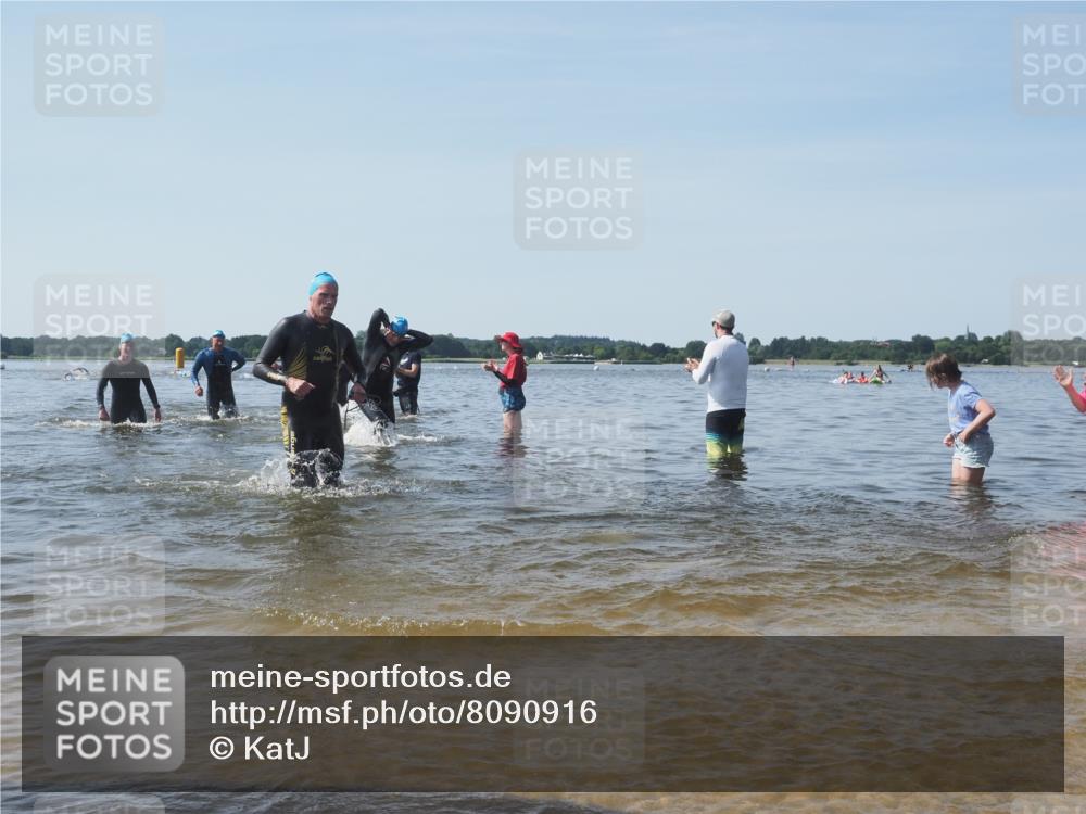 22.06.2025 - Viking Triathlon KatJ http://msf.ph/oto/8090916 22.06.2025 10:27:04 Schwimmen 52, 81, 145, 288, 623, 661 meine-sportfotos.de
