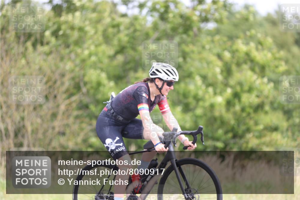 22.06.2025 - Viking Triathlon Yannick Fuchs http://msf.ph/oto/8090917 22.06.2025 13:26:10 Radfahren 183, 542 meine-sportfotos.de