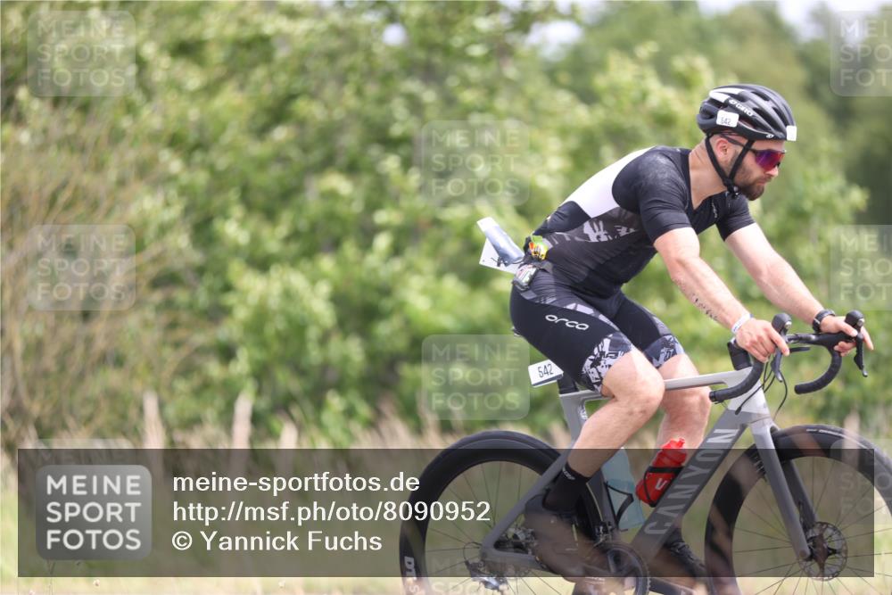 22.06.2025 - Viking Triathlon Yannick Fuchs http://msf.ph/oto/8090952 22.06.2025 13:26:17 Radfahren 422, 496, 542 meine-sportfotos.de