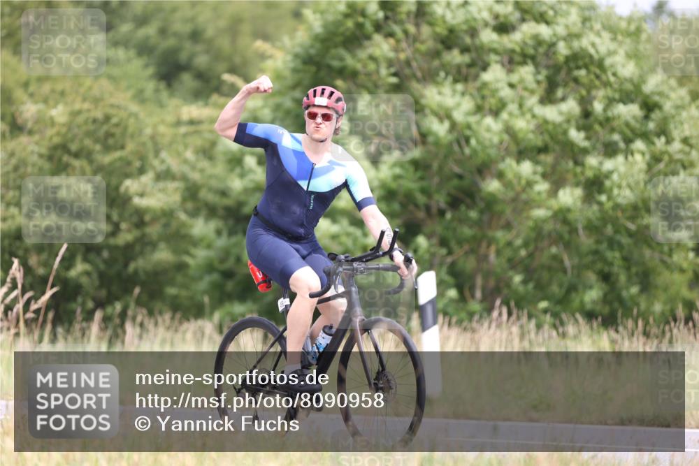 22.06.2025 - Viking Triathlon Yannick Fuchs http://msf.ph/oto/8090958 22.06.2025 13:26:19 Radfahren 422, 496, 542 meine-sportfotos.de