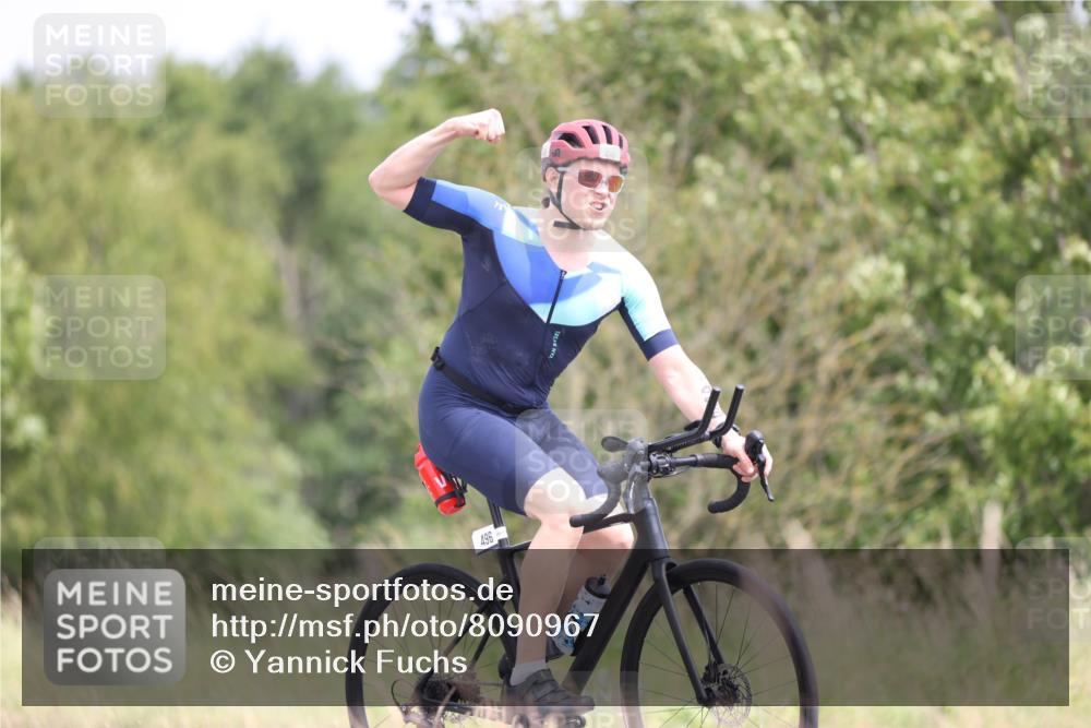 22.06.2025 - Viking Triathlon Yannick Fuchs http://msf.ph/oto/8090967 22.06.2025 13:26:20 Radfahren 422, 496, 542 meine-sportfotos.de