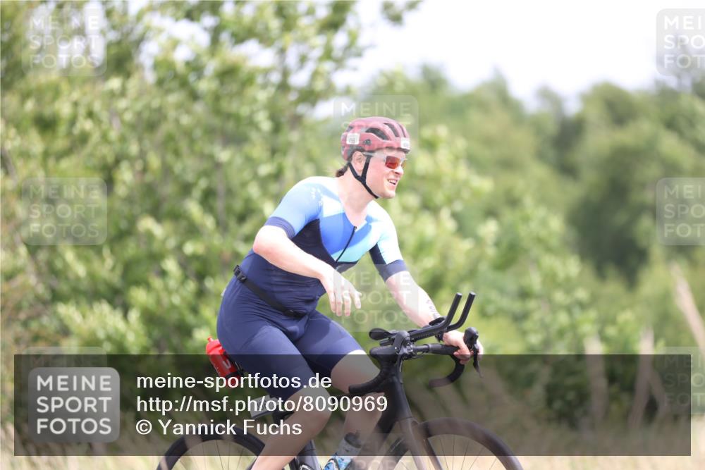 22.06.2025 - Viking Triathlon Yannick Fuchs http://msf.ph/oto/8090969 22.06.2025 13:26:20 Radfahren 422, 496, 542 meine-sportfotos.de