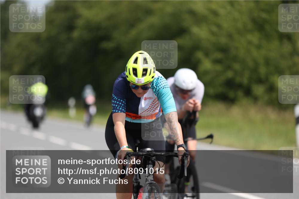 22.06.2025 - Viking Triathlon Yannick Fuchs http://msf.ph/oto/8091015 22.06.2025 11:52:48 Radfahren 381, 450, 656 meine-sportfotos.de