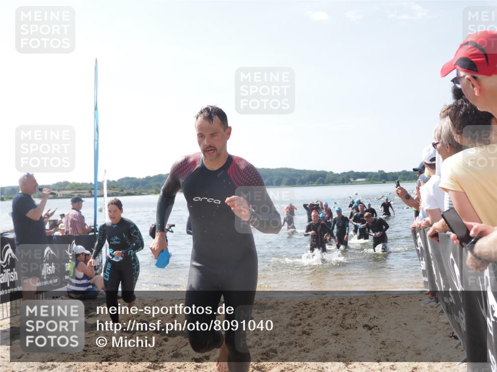 22.06.2025 - Viking Triathlon MichiJ http://msf.ph/oto/8091040 22.06.2025 10:38:28 Schwimmen 22, 85, 89, 156, 209, 269, 398, 419, 428, 447, 509, 535, 601, 603, 659, 662 meine-sportfotos.de