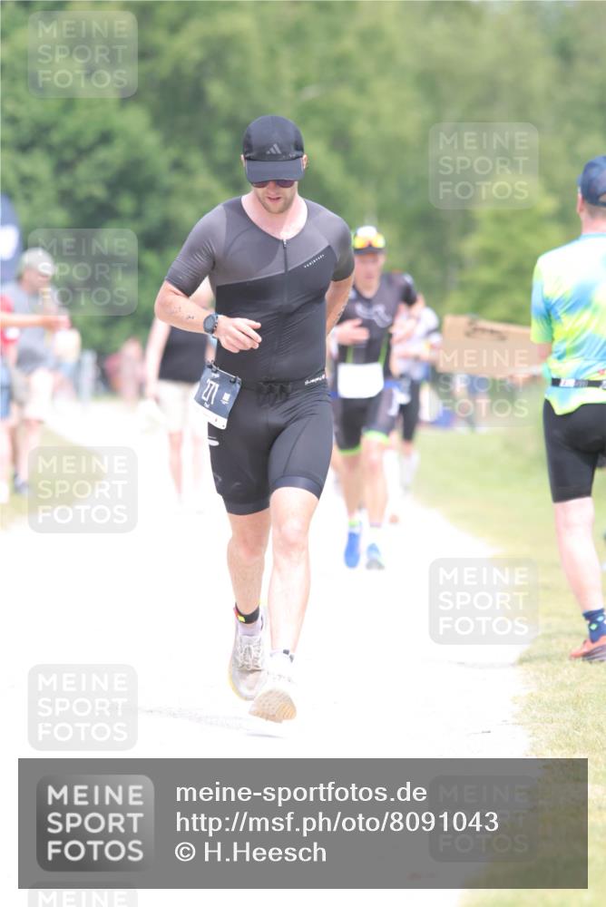 22.06.2025 - Viking Triathlon H.Heesch http://msf.ph/oto/8091043 22.06.2025 15:10:58 Laufen 271 meine-sportfotos.de