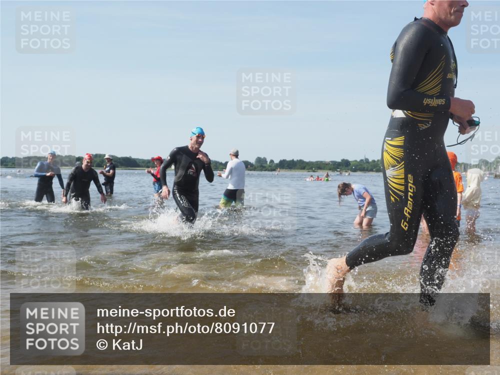 22.06.2025 - Viking Triathlon KatJ http://msf.ph/oto/8091077 22.06.2025 10:27:07 Schwimmen 52, 81, 145, 288, 623 meine-sportfotos.de