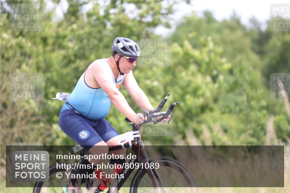 22.06.2025 - Viking Triathlon Yannick Fuchs http://msf.ph/oto/8091089 22.06.2025 13:26:43 Radfahren 471, 498 meine-sportfotos.de