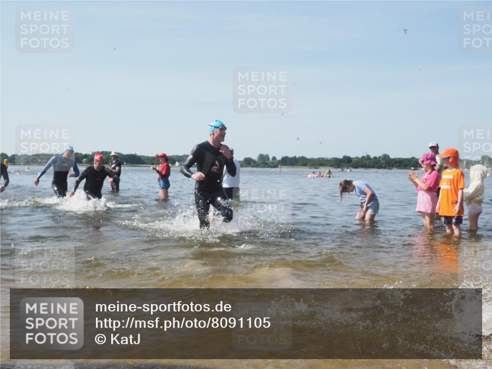 22.06.2025 - Viking Triathlon KatJ http://msf.ph/oto/8091105 22.06.2025 10:27:07 Schwimmen 52, 81, 145, 288, 623 meine-sportfotos.de