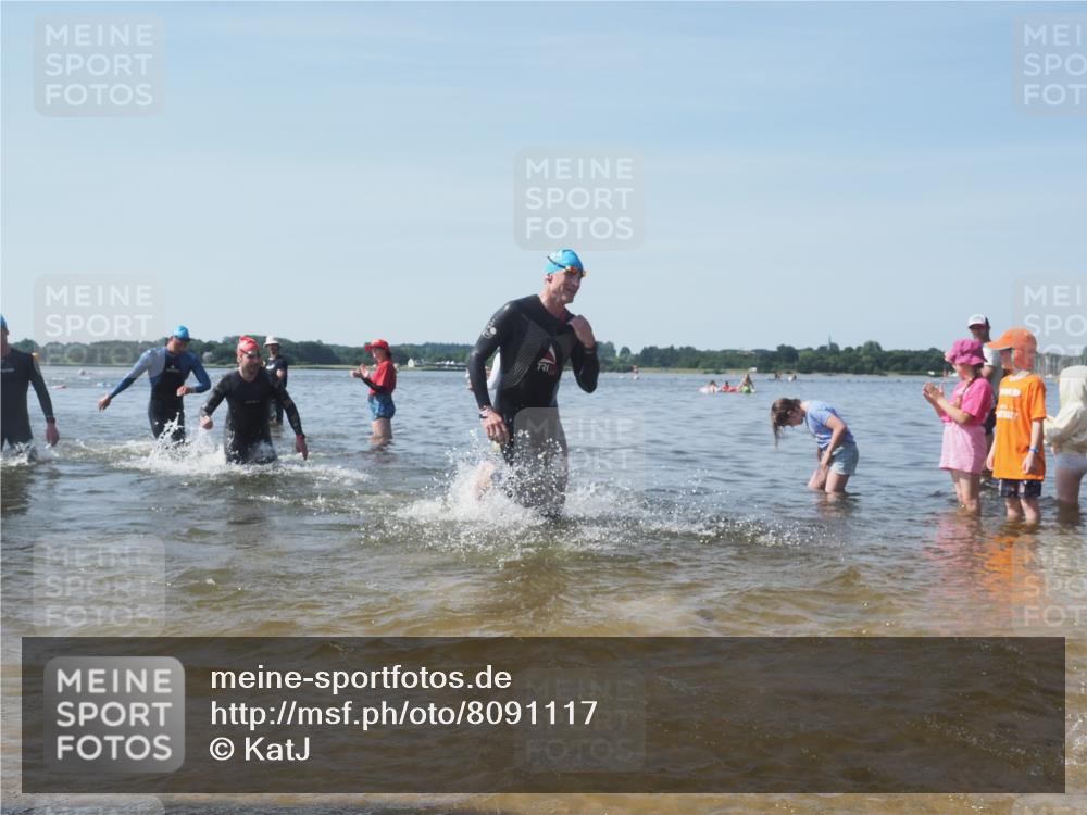 22.06.2025 - Viking Triathlon KatJ http://msf.ph/oto/8091117 22.06.2025 10:27:08 Schwimmen 52, 81, 145, 288, 623 meine-sportfotos.de