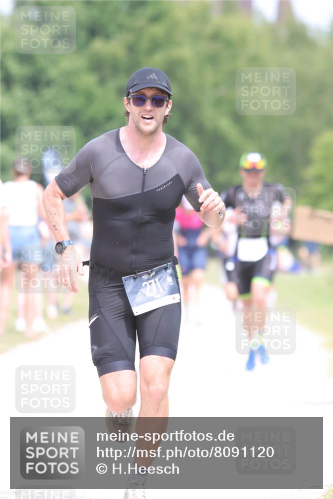 22.06.2025 - Viking Triathlon H.Heesch http://msf.ph/oto/8091120 22.06.2025 15:10:59 Laufen 271, 365 meine-sportfotos.de